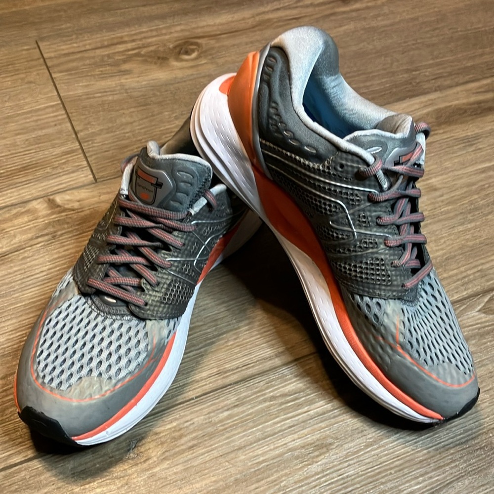Karhu women’s running shoes Size 9 Synchron Ortix MRS Grey/Orange